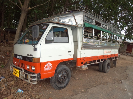 ขายด่วนๆคับ275000บาทรถโดยสารอีซูซุ6ล้อNKR110แรง สภาพดีพร้อมใช้งาน