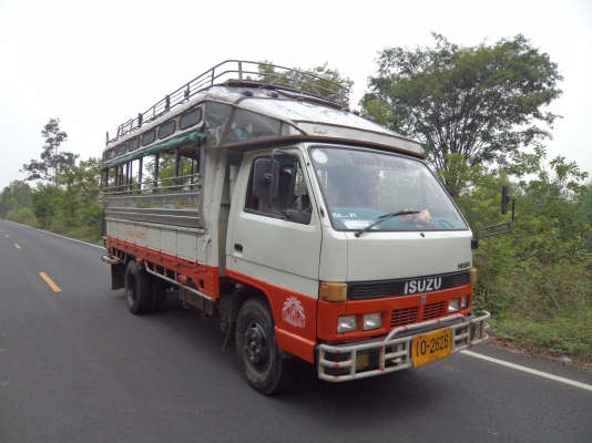 ขายด่วนๆคับ275000บาทรถโดยสารอีซูซุ6ล้อNKR110แรง สภาพดีพร้อมใช้งาน