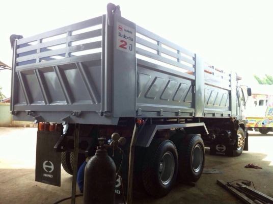 ขายรถบรรทุกสิบล้อดัมพ์ Hino 1J เครื่องเดิม 210 แรง เกียร์เดิม ดัมพ์สามมิตรต่อใหม่ ทะเบียนพร้อม