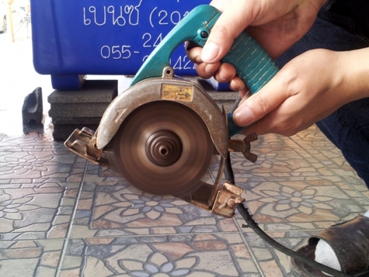 ขายเครื่องตัดคอนกรีต ตัดกระเบื้อง Makita 4100NH แท้มือสอง ขายเครื่องตัดคอนกรีต ตัดกระเบื้อง Makita 4100NH แท้มือสอง