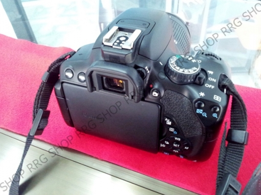 ขายกล้อง Canon 650D พร้อมเลนส์ Kit สภาพดี ใหม่