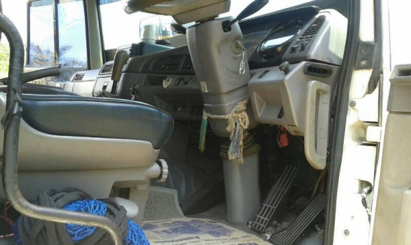 รถฮีโน่ 12 ล้อ ตู้เย็น  320 แรงม้า. ปี 55  สนใจติดต่อ 081 - 6079515