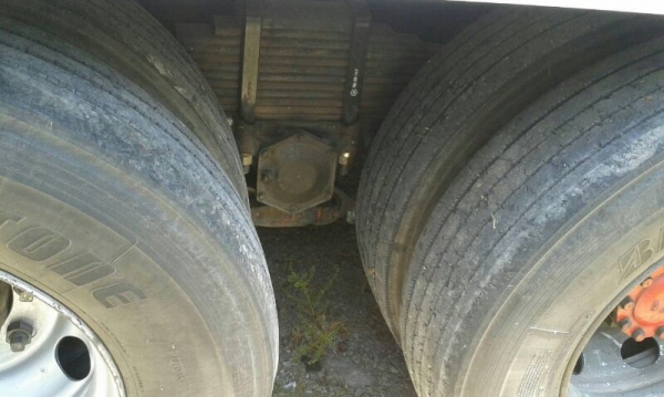 รถฮีโน่ 12 ล้อ ตู้เย็น  320 แรงม้า. ปี 55  สนใจติดต่อ 081 - 6079515