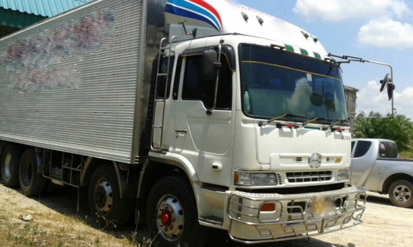 รถฮีโน่ 12 ล้อ ตู้เย็น  320 แรงม้า. ปี 55  สนใจติดต่อ 081 - 6079515