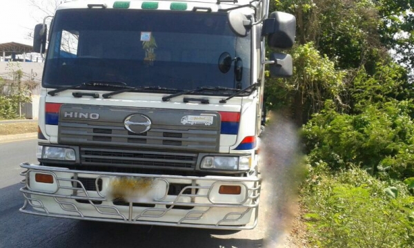 รถฮีโน่ 12 ล้อ ตู้เย็น  320 แรงม้า. ปี 55   สนใจติดต่อ 081 - 6079515