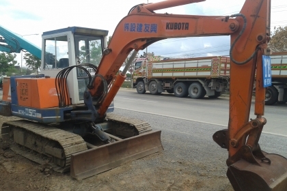 ขายรถขุดแบ็คโฮ  KUBOTA    KH055      สภาพดี พร้อมใช้งาน มีเอกสารแจ้งจำหน่าย