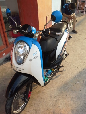 Honda Scoopy -i ปี 2555 รถสวยประหยัดน้ำมัน ระบบหัวฉีด PGM -FI Honda Scoopy -i ปี 2555 รถสวยประหยัดน้ำมัน ระบบหัวฉีด PGM -FI