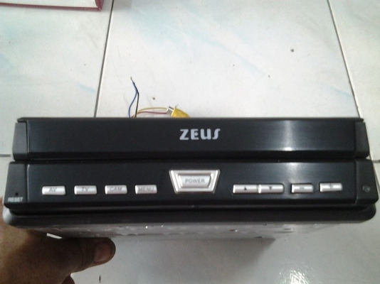 DVD กับ จอ  สภาพ สวยๆ ถูกๆไปเลยครับ   zeus