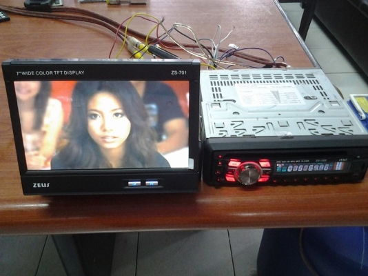 DVD กับ จอ  สภาพ สวยๆ ถูกๆไปเลยครับ   zeus