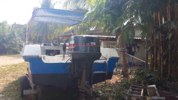 ขานเรือเร็ว และ เครื่องเรือยามาฮ่า 115 แรง ขานเรือเร็ว และ เครื่องเรือยามาฮ่า 115 แรง