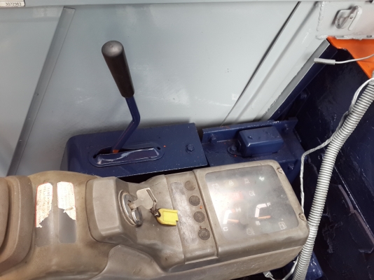 รถขุด HITACHI รุ่น EX40-2- แทร็กเหล็ก หัวเก๋ง มือสองญี่ปุ่น