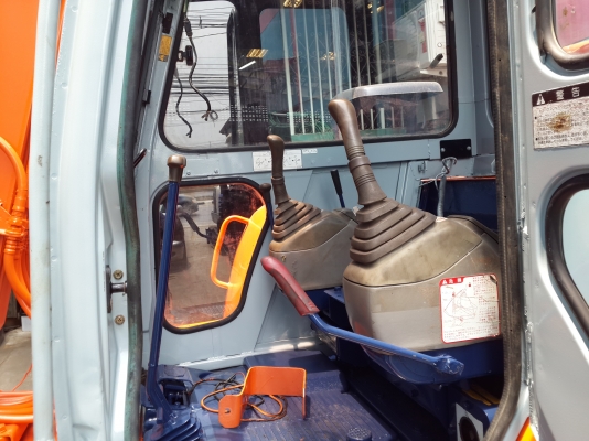 รถขุด HITACHI รุ่น EX40-2- แทร็กเหล็ก หัวเก๋ง มือสองญี่ปุ่น