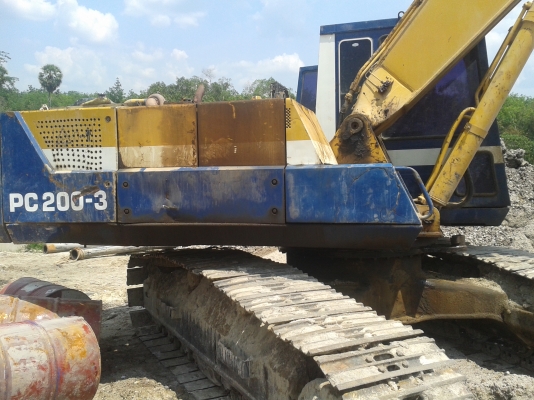 KOMATSU PC200-3 รถใช้งานอยู่ คอลโทลสั้น เครื่องดี เครื่องเดิม ปั๊มแรง รถสวย ราคาคุยได้ 087-2976734