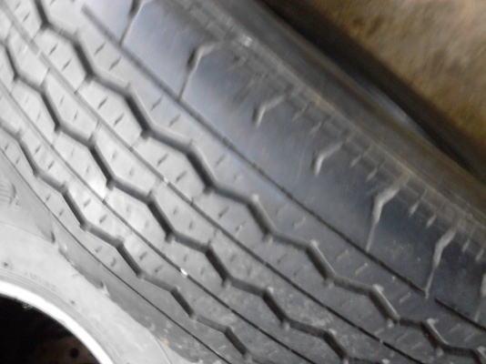 195R15C BRIDGESTONE RD-613 STEEL   มี 2 เส้น TEL.081-427-3941
