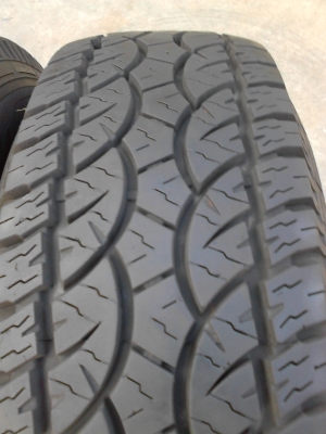 235/75R15 DEESTONE PAYAK A/T  มี 2 เส้น TEL.081-427-3941
