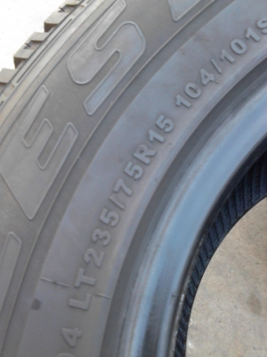 235/75R15 DEESTONE PAYAK A/T  มี 2 เส้น TEL.081-427-3941