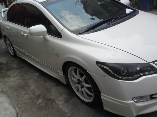 ขายรถมือสอง Civic สีขาว 1800cc