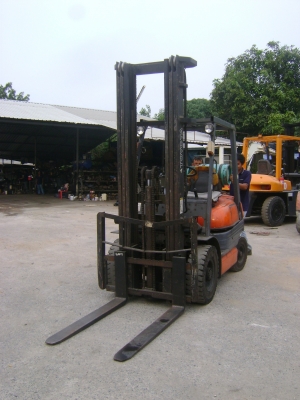 ขายด่วนรถยกแก๊ส 2 ตัน เสายกสูง 6 เมตร