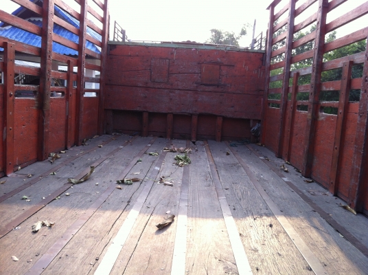 ขาย10ล้อหัวยาวเพลาเดียว เครื่อง 6BG1 พวงมาลัยเพาเวอร์ เบรคจิ๊ฟฟี่ ช่วงล่างใหญ่