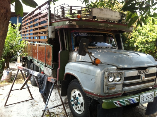 ขาย10ล้อหัวยาวเพลาเดียว เครื่อง 6BG1 พวงมาลัยเพาเวอร์ เบรคจิ๊ฟฟี่ ช่วงล่างใหญ่