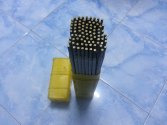 ขายลวดเชื่อมสแตนเลส  4 มิล 5ก.ก ยกกล่อง