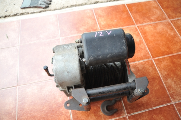 Aizen 12 โวลต์สลิงดีไม่มีตำนิพร้อมกับสายรีโมท 38000 บาทมาจากญี่ปุย