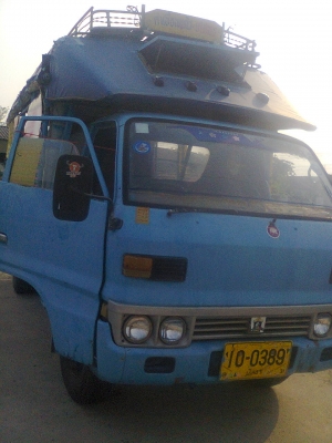 ขายรถหกล้อสองแถว