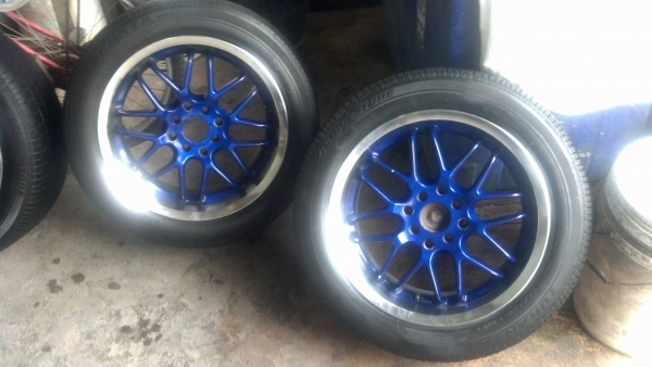 เม็กเลนโซ่ขอบ 16 พร้อมยางบริดสโตน 4 รู 100 เม็กเลนโซ่ขอบ 16 พร้อมยางบริดสโตน 4 รู 100