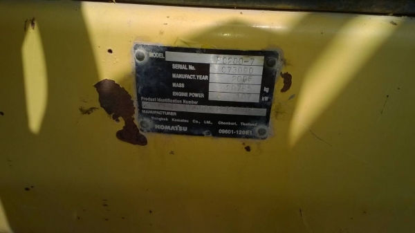 PC200-7 เล่มทะเบียนไม่ขาด ใช้น้อย4500ชม.รถเดิมสีเดิม สวย..แค่สีลอก..