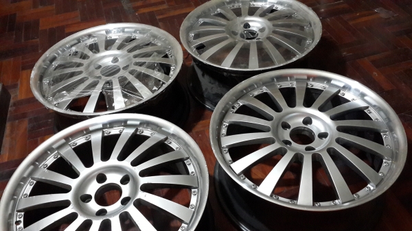 ขอบ 18 5รู114 กว้าง 9.5 ครบชุด 4วง