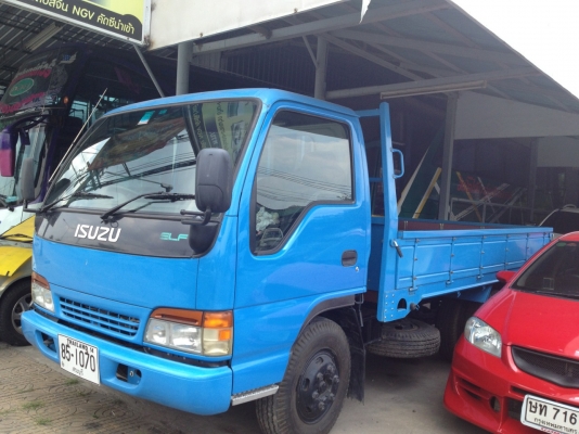 ขายรถบรรทุกเล็ก ISUZU 6 ล้อ ใช้งานมา 1 ปี พร้อมใช้งาน สภาพดี