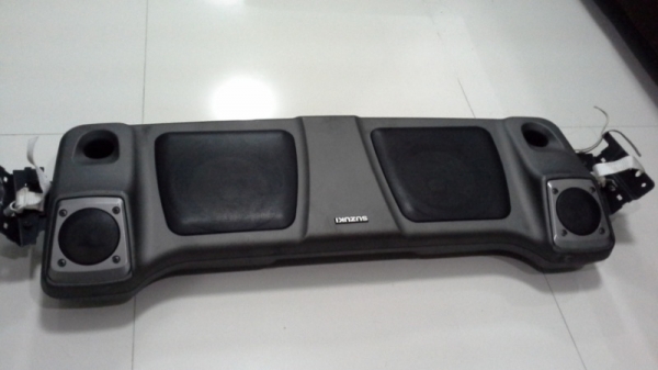 ลำโพงแผงหลัง Suzuki เป็นลำโพงแยกชิ้นเสียง เบส กลาง แหลม  เสียงดีมากๆ