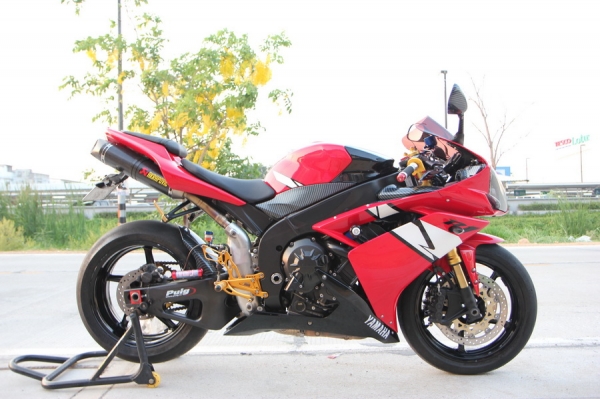 ขาย YAMAHA R1 ปี2008  แต่งเต็มๆ ทะเบียนแท้ สมอ พร้อมโอนทั่วไทย