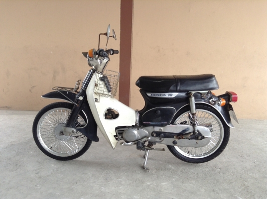 ขาย!!! ซี70 4เกียร์ รถเครื่องดีคับ วิ่งดีขี่เป็น100 มีเล่มทะเบียน