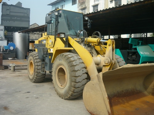 รถตักล้อยาง สภาพดี Komatsu WA270-5 เพิ่งเหยียบถึงไทย สภาพเอี่ยม ชม.ต่ำ รถตักล้อยาง สภาพดี Komatsu WA270-5 เพิ่งเหยียบถึงไทย สภาพเอี่ยม ชม.ต่ำ