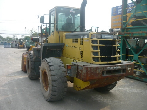 รถตักล้อยาง 3 คิว Komatsu WA300-3E รถเก่านอก ยังไม่เคยผ่านการใใช้งานในไทย 100\% รถตักล้อยาง 3 คิว Komatsu WA300-3E รถเก่านอก ยังไม่เคยผ่านการใใช้งานในไทย 100\%