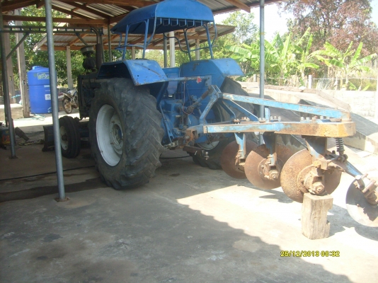 ขายด่วนรถไถ ford 6600  เสื้อลาย ปั็มเหลี่ยม ฝานสาม ออกห้าง ใช้งานมือเดียว ต่อรองได้