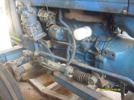 ขายด่วนรถไถ ford 6600  เสื้อลาย ปั็มเหลี่ยม ฝานสาม ออกห้าง ใช้งานมือเดียว ต่อรองได้