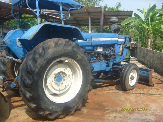 ขายด่วนรถไถ ford 6600  เสื้อลาย ปั็มเหลี่ยม ฝานสาม ออกห้าง ใช้งานมือเดียว ต่อรองได้