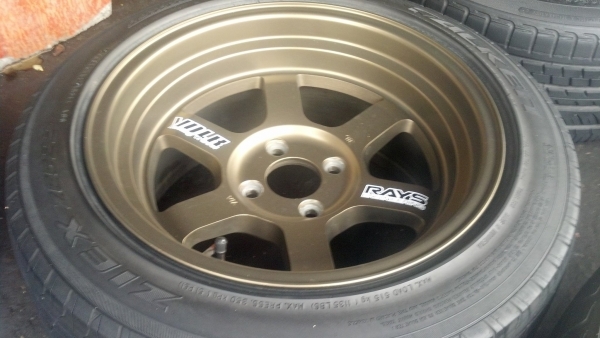 Te37 ขอบ 15 กว้าง 8 พร้อมยางใส่ไม่ถึงเดือน 12500 บาท