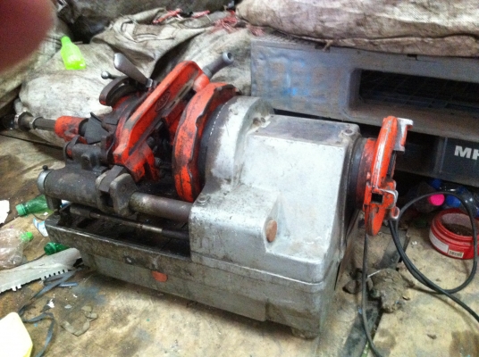 เครื่องต๊าปเกลียว