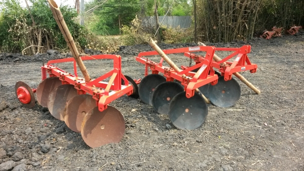 ขายด่วนครับ ผานบุกเบิกตราช้าง(คูโบต้า) สภาพสวยจัดพร้อมใบใหม่ มีหลายตัวครับมาเลือกดูกันไปใช้ครับ