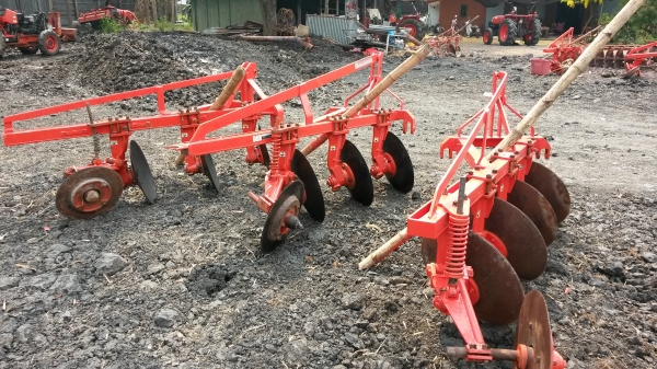 ขายด่วนครับ ผานบุกเบิกตราช้าง(คูโบต้า) สภาพสวยจัดพร้อมใบใหม่ มีหลายตัวครับมาเลือกดูกันไปใช้ครับ