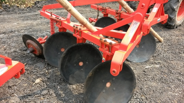 ขายด่วนครับ ผานบุกเบิกตราช้าง(คูโบต้า) สภาพสวยจัดพร้อมใบใหม่ มีหลายตัวครับมาเลือกดูกันไปใช้ครับ