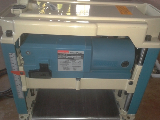 ขายเครื่องรีดไม้ MAKITA 2012NB