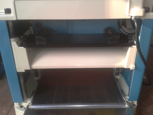 ขายเครื่องรีดไม้ MAKITA 2012NB