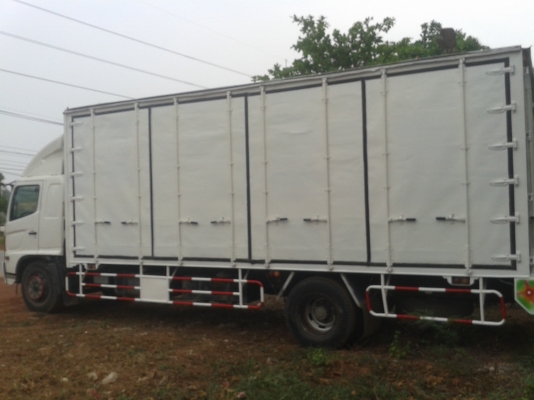 ขาย980,000Mega FG 212 แรง ปี 47 ตู้สิบบานไม่มีเสากลาง  7.2 m สวยพร้อมใช้ K.อู้ด 081-2995537