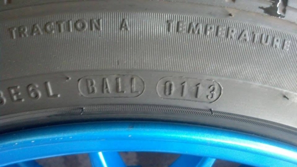 RF1 15 กว้าง 8 ออฟ 25 ขนาด 4 รู 100 ยางปี 13 ราคา 12800