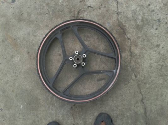 ล้อ หน้า หลัง ขอบ18 ของsuzuki 750