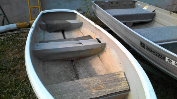 ขายเรือไฟเบอร์ จากญี่ปุ่น สภาพดังรูปเผื่อเอาไว้พาย ตกปลา